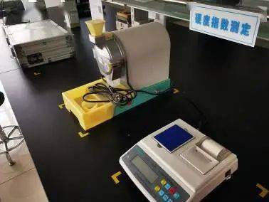 我為群眾辦實事 區(qū)商務(wù)局舉辦食品安全宣傳周暨糧食質(zhì)量安全宣傳日活動